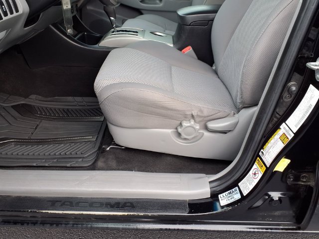 Used 2015 Toyota Tacoma PreRunner w/ TRD Off-Road Package RWD image 23
