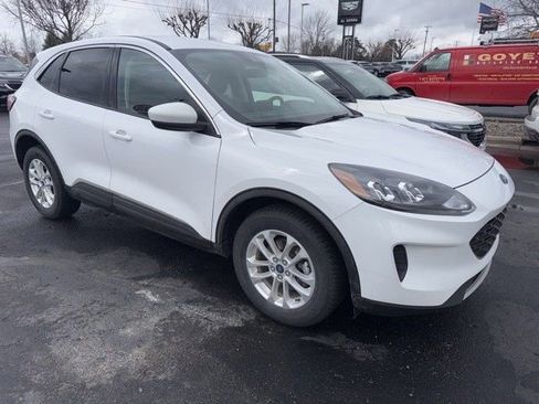Used 2021 Ford Escape SE w/ Cold Weather Package image 1