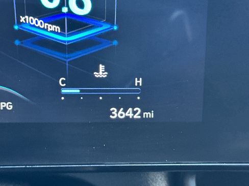 Used 2025 Hyundai Elantra N image 30