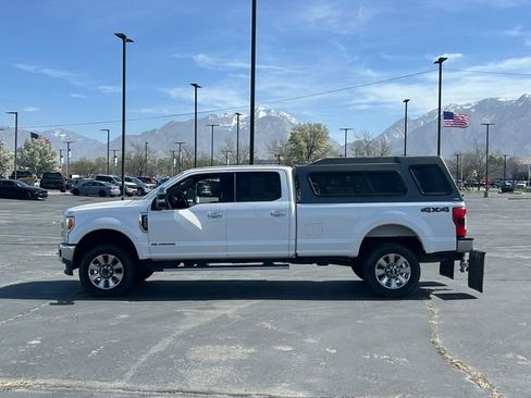 Used 2017 Ford F350 Lariat w/ Chrome Package image 6