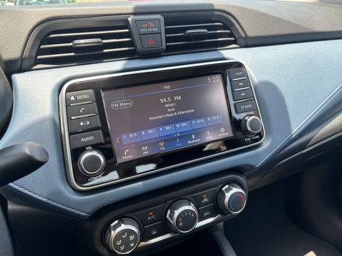 Used 2025 Nissan Versa SV FWD image 20