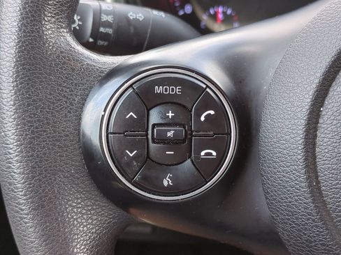Certified 2022 Kia Soul LX w/ Technology Package FWD image 23