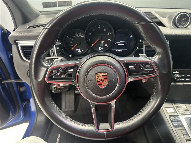 Used 2018 Porsche Macan AWD/4WD image 22