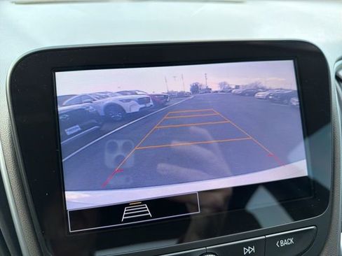 Used 2022 Chevrolet Malibu LT image 27