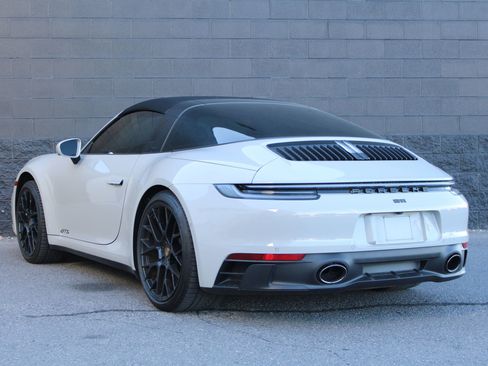 Certified 2022 Porsche 911 Targa 4S image 3