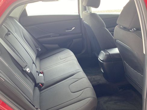 Used 2025 Hyundai Elantra SEL FWD image 24