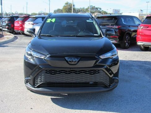 Used 2024 Toyota Corolla Cross SE image 7