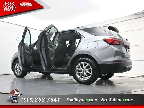 Used 2024 Chevrolet Equinox LT AWD/4WD image 36
