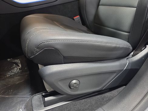 Certified 2025 Mercedes-Benz GLS 450 4MATIC image 28