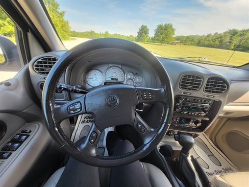 Used 2004 Buick Rainier CXL w/ Convenience Package AWD/4WD image 13