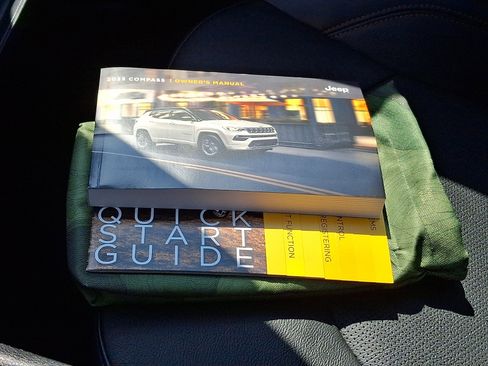 Certified 2023 Jeep Compass Latitude image 26