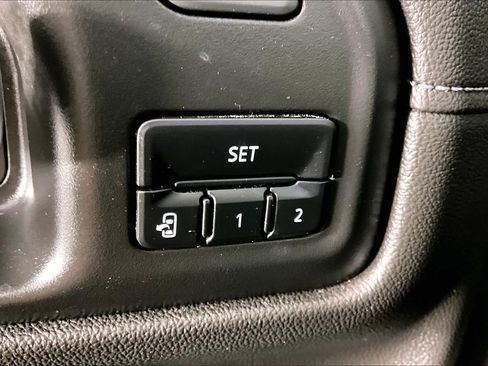 Used 2020 GMC Sierra 1500 SLT AWD/4WD image 32