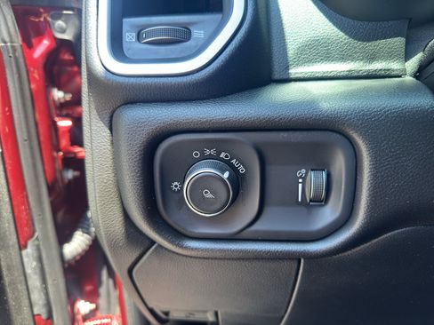 Used 2022 RAM 2500 Big Horn AWD/4WD image 24