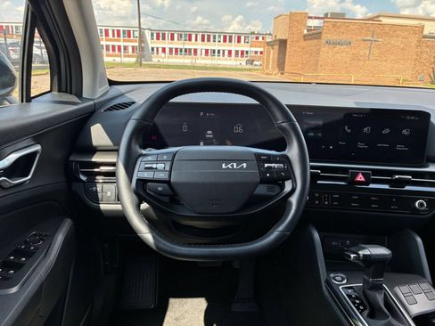 Used 2026 Kia Sportage LX FWD image 29
