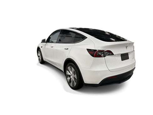 Certified 2023 Tesla Model Y Long Range AWD/4WD image 4