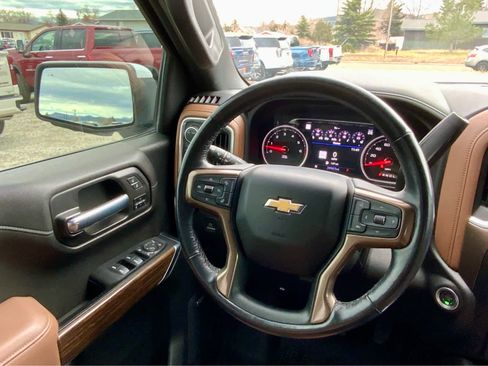 Used 2022 Chevrolet Silverado 1500 High Country w/ Technology Package image 43