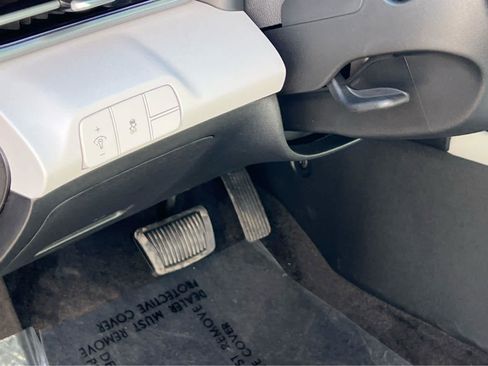Certified 2026 Hyundai Elantra Limited FWD image 31