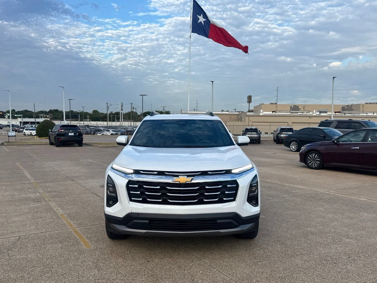 Used 2025 Chevrolet Equinox LT w/ Convenience Package II FWD image 5