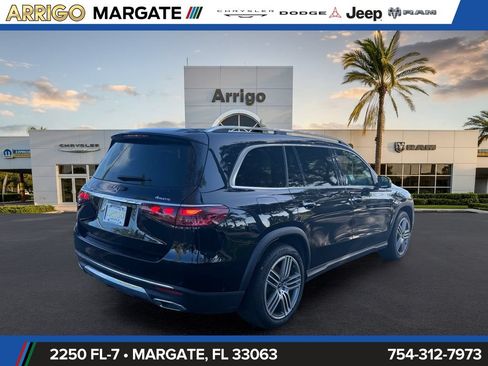 Used 2025 Mercedes-Benz GLS 450 4MATIC image 7