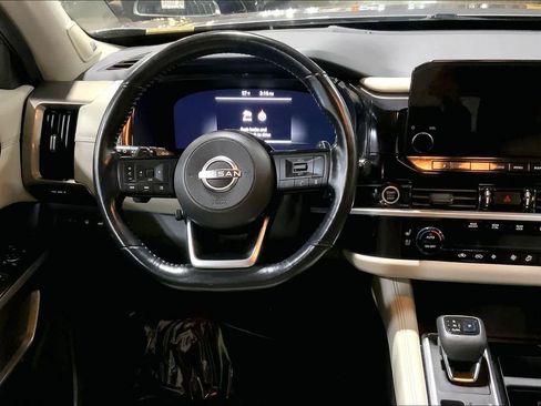 Used 2022 Nissan Pathfinder Platinum w/ Lighting Package (N93) image 5