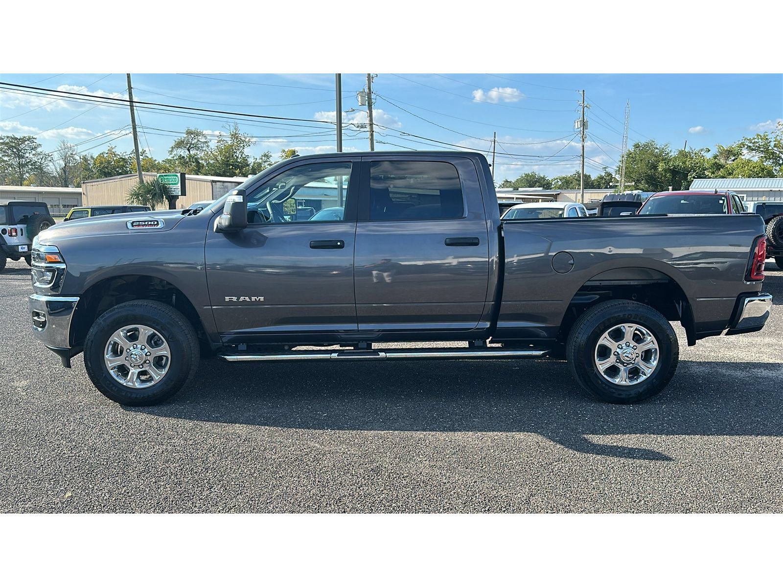 Used 2025 RAM 2500 Big Horn AWD/4WD image 3