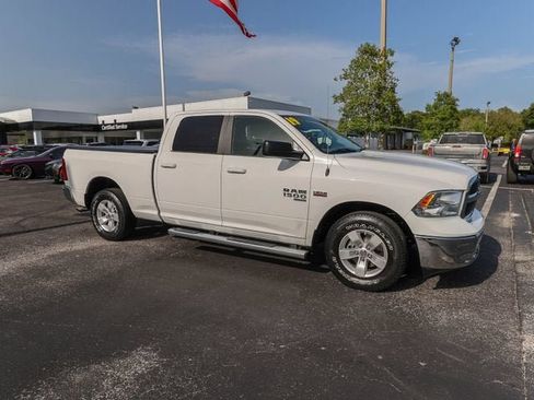 Used 2019 RAM 1500 Classic SLT RWD image 12