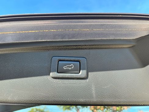 Used 2017 Subaru Outback 3.6R Limited image 9