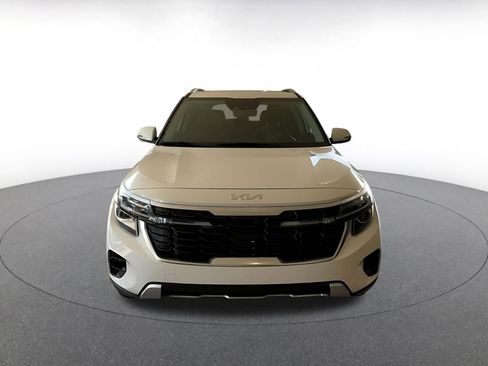 Used 2025 Kia Seltos S image 4