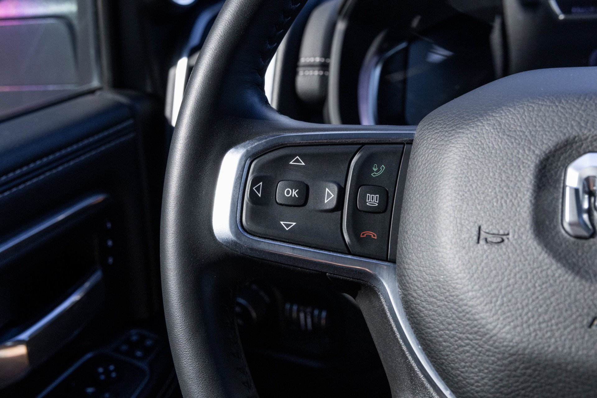 Used 2024 RAM 2500 Laramie w/ Night Edition AWD/4WD image 18