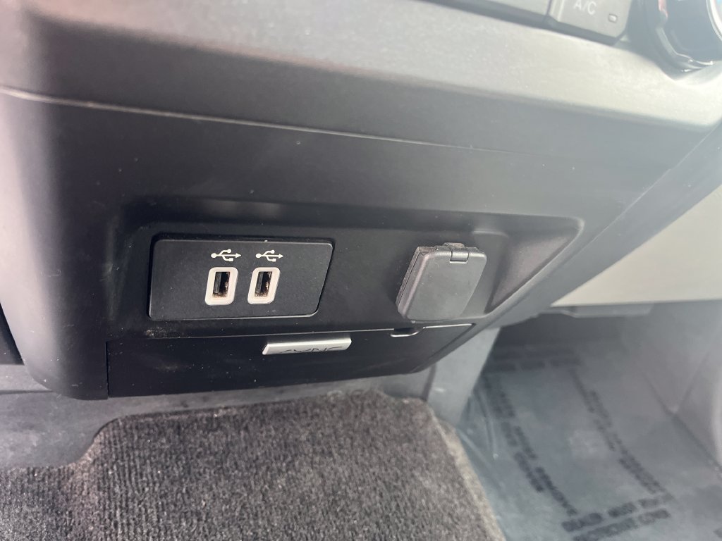Used 2018 Ford F150 XLT w/ Equipment Group 302A Luxury AWD/4WD image 38