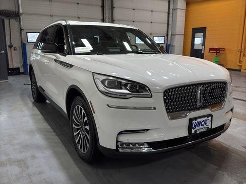 Used 2023 Lincoln Aviator Reserve w/ Equipment Group 201A image 7