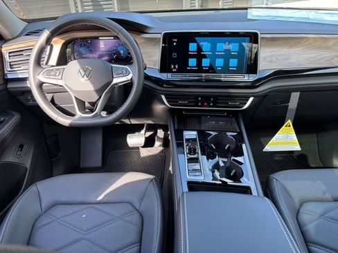 New 2026 Volkswagen Atlas SE image 30