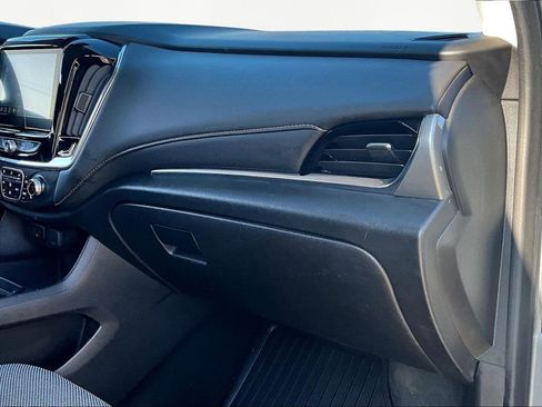 Used 2020 Chevrolet Traverse LT image 17