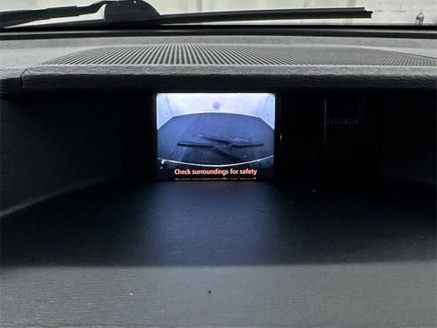 Used 2014 Toyota Sienna XLE image 22