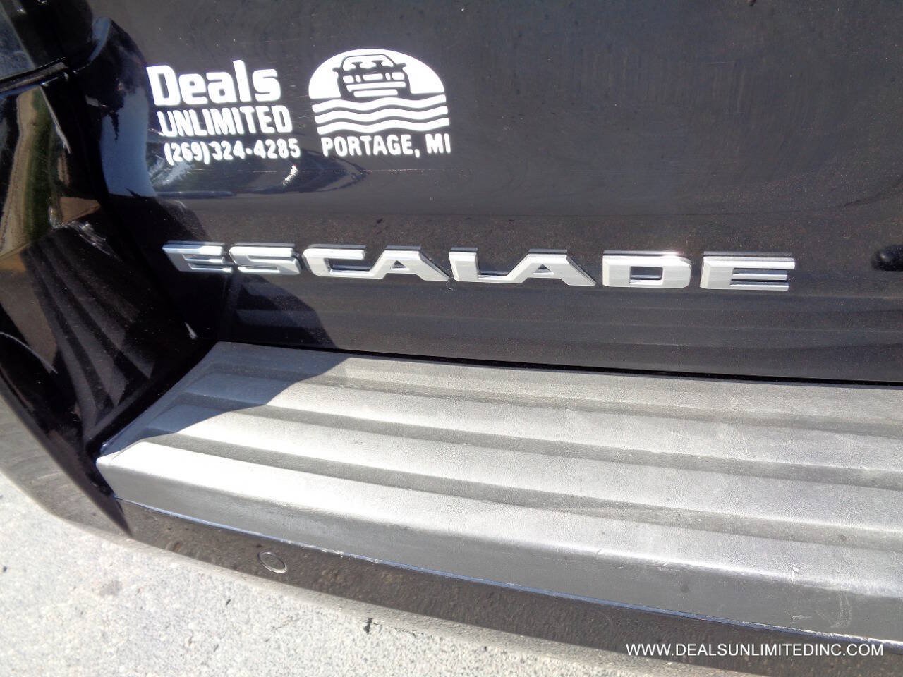 Used 2020 Cadillac Escalade ESV Platinum AWD/4WD image 5