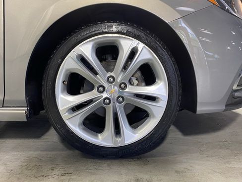 Used 2018 Chevrolet Cruze Premier w/ Premier True North Edition FWD image 11