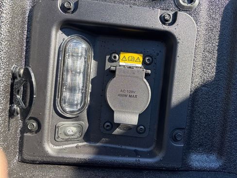 New 2026 Ford Maverick Lariat image 9