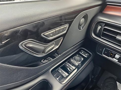Used 2022 Lincoln Aviator Reserve image 34