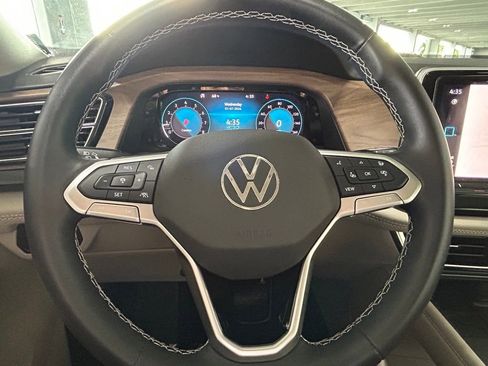 Used 2024 Volkswagen Atlas SE image 24