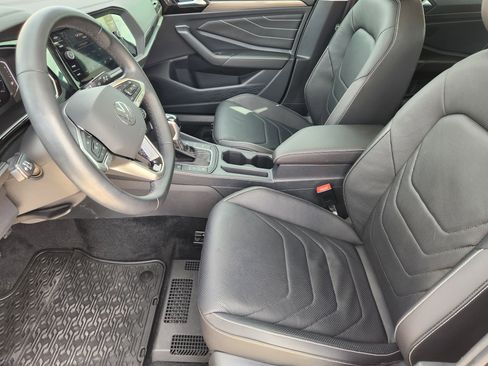 Used 2024 Volkswagen Jetta SEL image 13