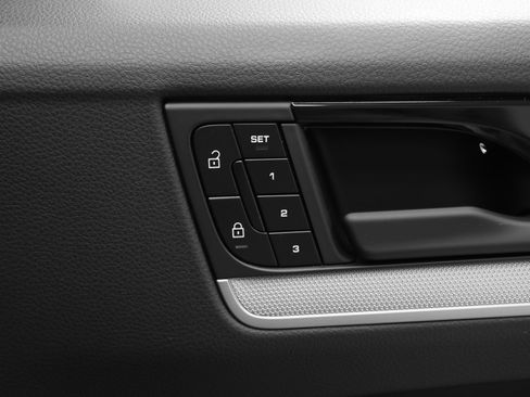 Certified 2024 Porsche Cayenne Coupe AWD/4WD image 19