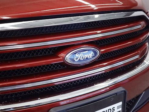 Used 2018 Ford Taurus Limited AWD/4WD image 16