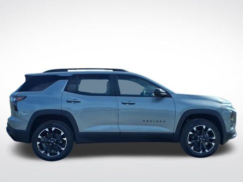 New 2026 Chevrolet Equinox RS FWD image 2