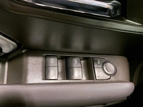 Used 2024 Chevrolet Colorado Z71 w/ Z71 Convenience Package 2 image 36