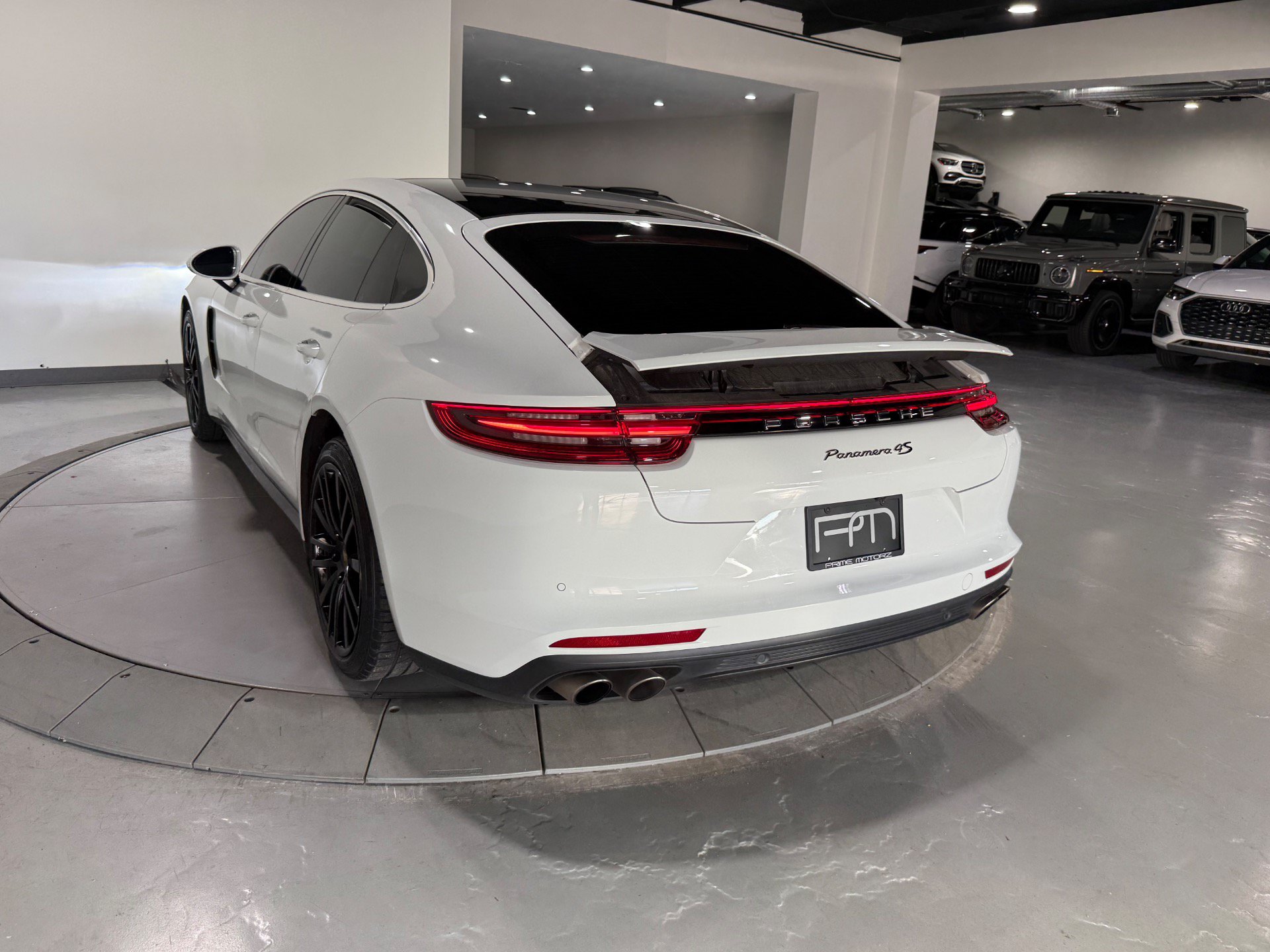 Used 2017 Porsche Panamera 4S AWD/4WD image 9