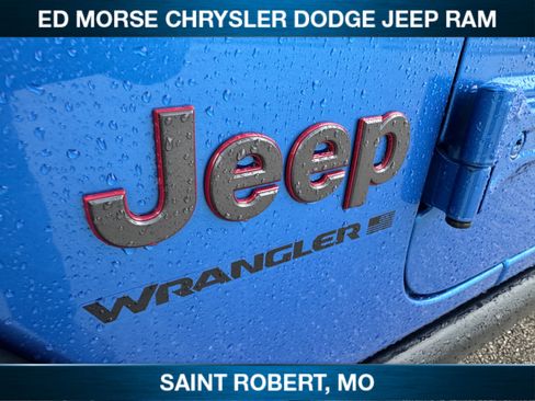 Used 2024 Jeep Wrangler Unlimited Rubicon w/ Technology Group AWD/4WD image 9