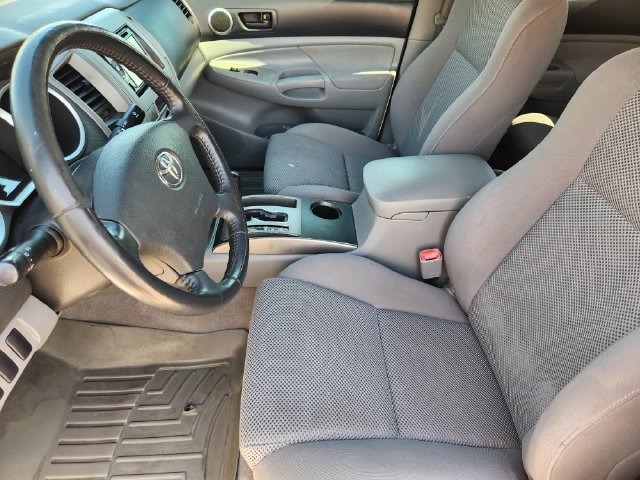 Used 2005 Toyota Tacoma PreRunner RWD image 13
