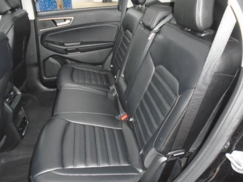 Used 2023 Ford Edge SEL w/ Convenience Package image 3