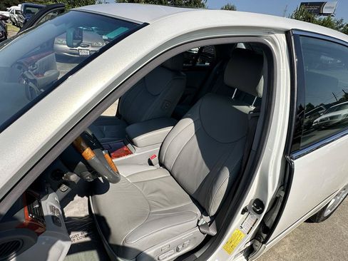 Used 2006 Lexus LS 430 RWD image 82