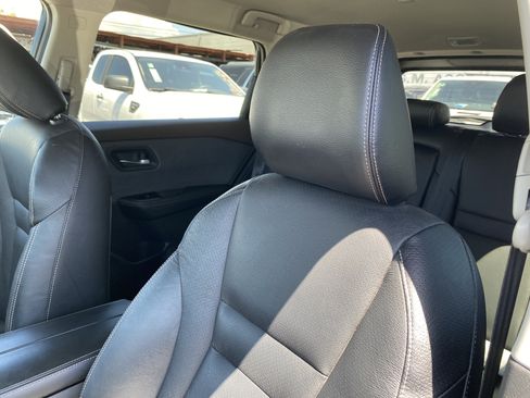 Used 2023 Nissan Rogue SV FWD image 12